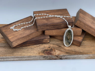 The Looking Glass (Labradorite Pendant)